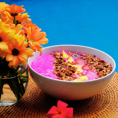 Vegan Floating Breakfast: Granola Smoothie Bowl