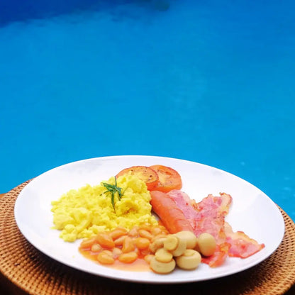 International Menu Floating Breakfast: English Breakfast