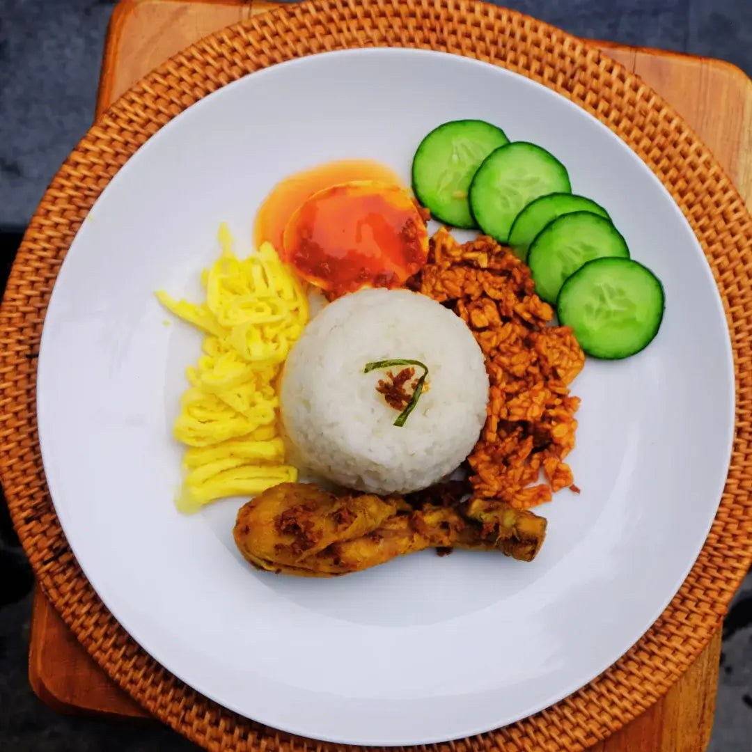 Indonesian Floating Breakfast: Nasi Uduk Betawi