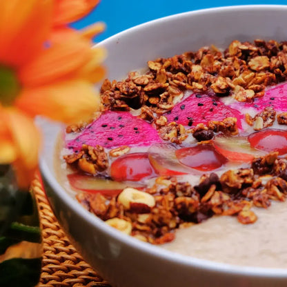 Vegan Floating Breakfast: Granola Smoothie Bowl