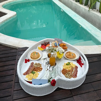 Floating Tray Rental: Rent a Floating Breakfast Basket Tray in Bali